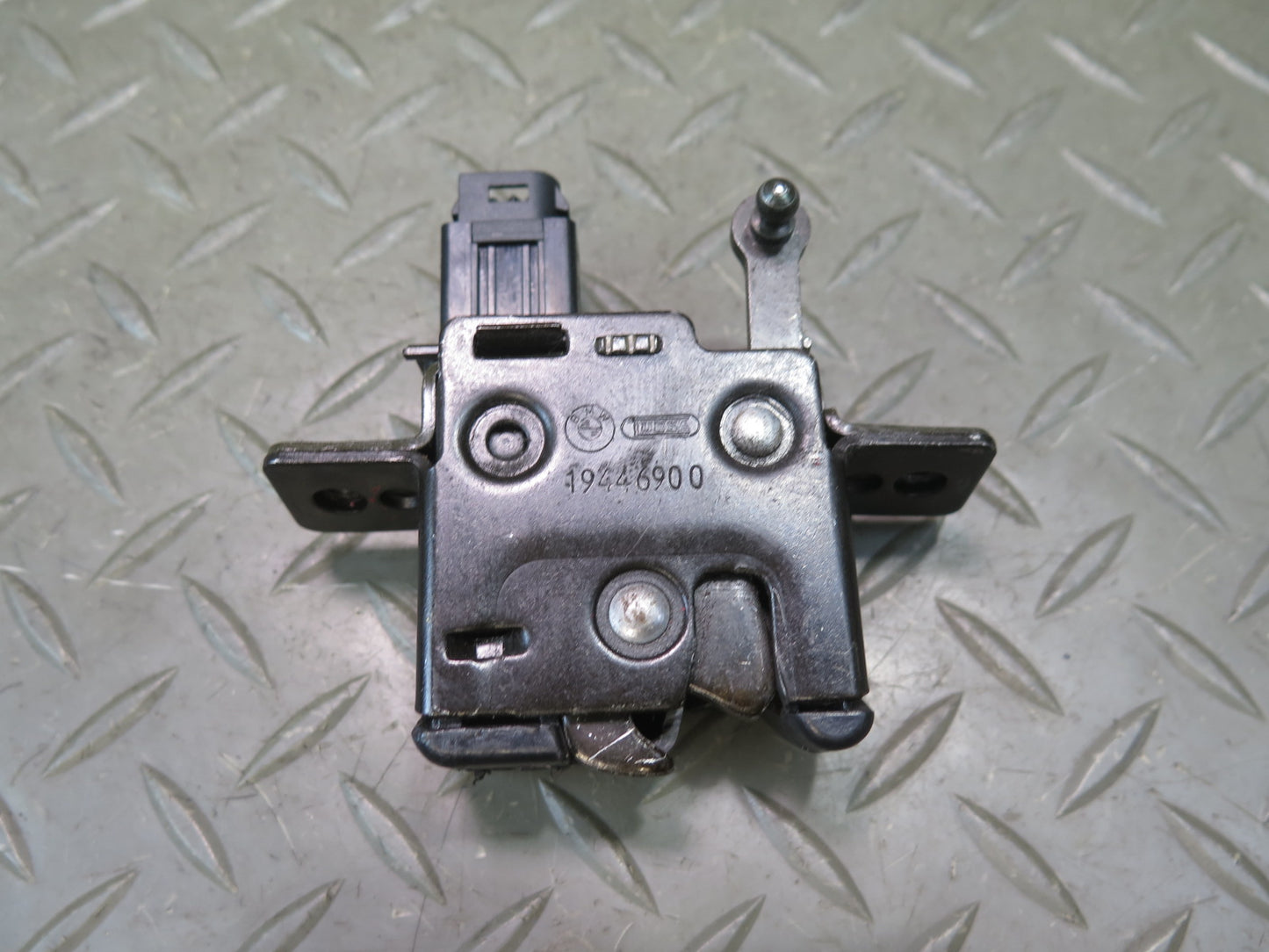 96-02 BMW E36/7 Z3 Roadster Rear Trunk Lid Lock Latch Actuator 1944690 OEM