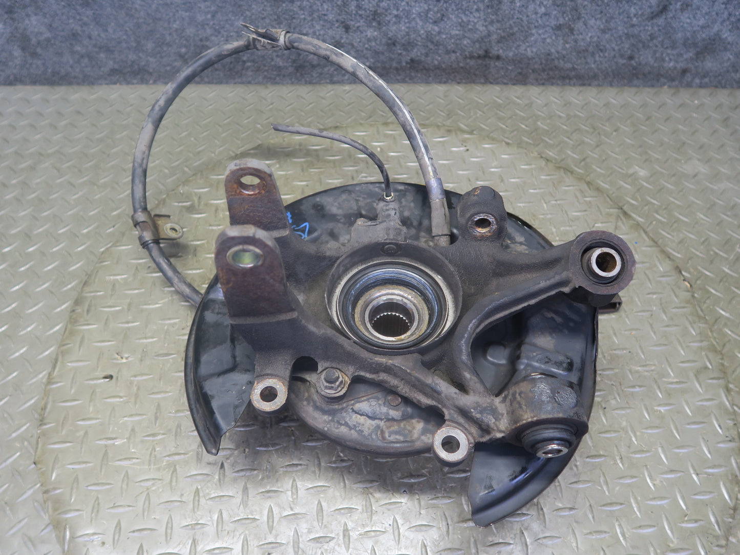 98-00 Lexus UCF20L LS400 Rear Left Spindle Knuckle Wheel Hub Bearing OEM