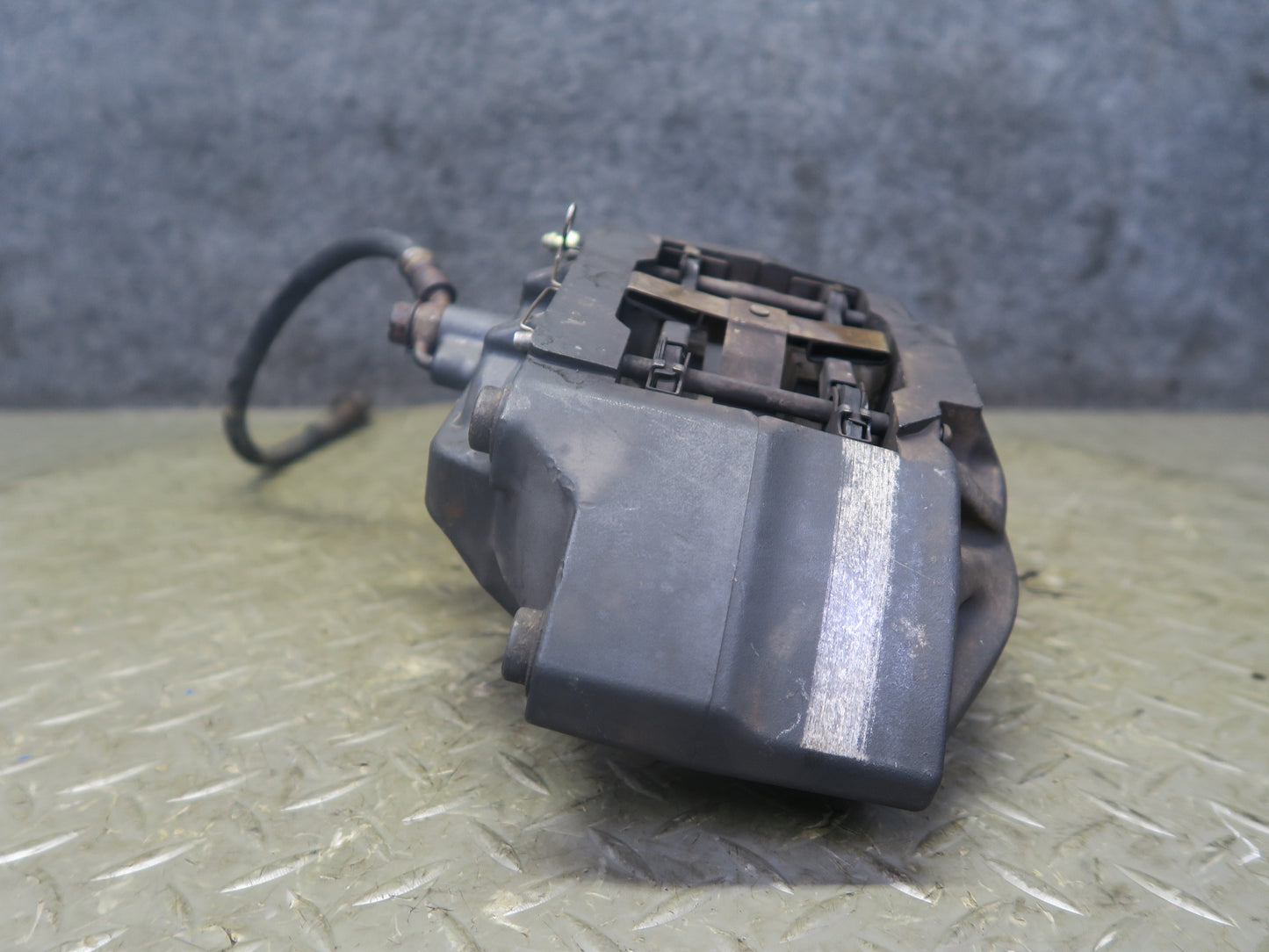 95-00 Lexus UCF20L LS400 Front Left Brake Caliper Sumitomo OEM