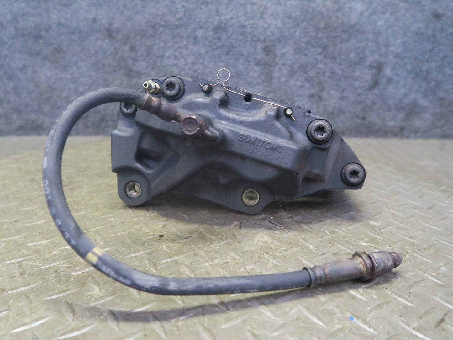 95-00 Lexus UCF20L LS400 Front Left Brake Caliper Sumitomo OEM
