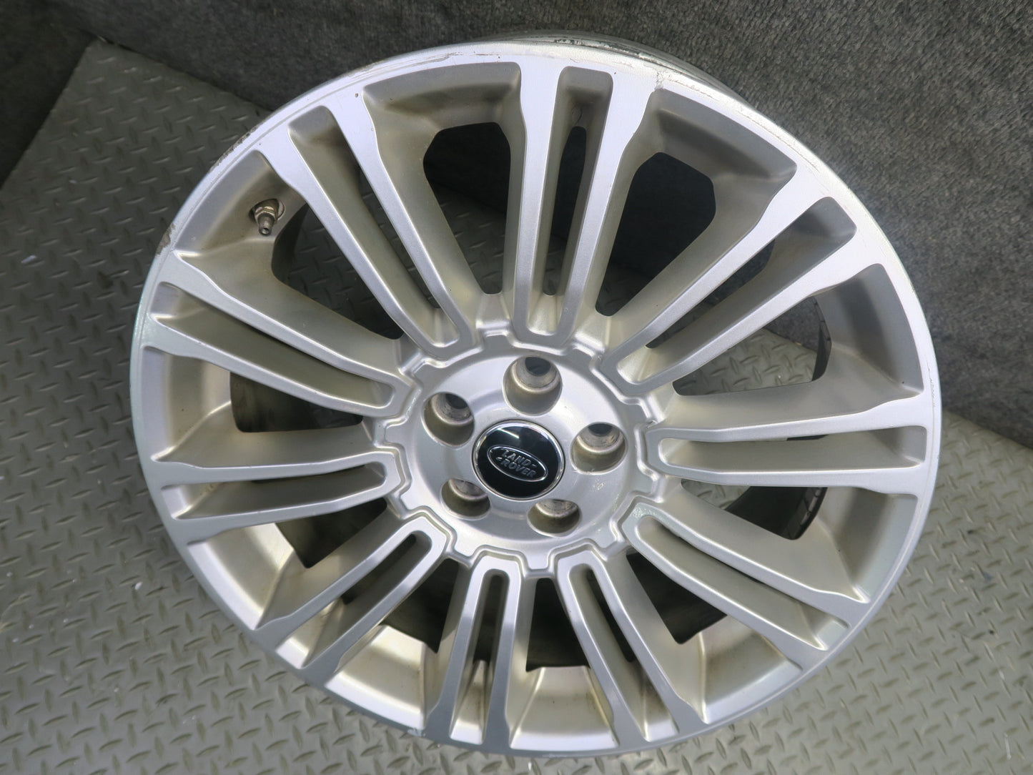 2012-2019 Range Rover Evoque L538 20-SPOKE R19" Alloy Wheel Rim 19x8J ET45