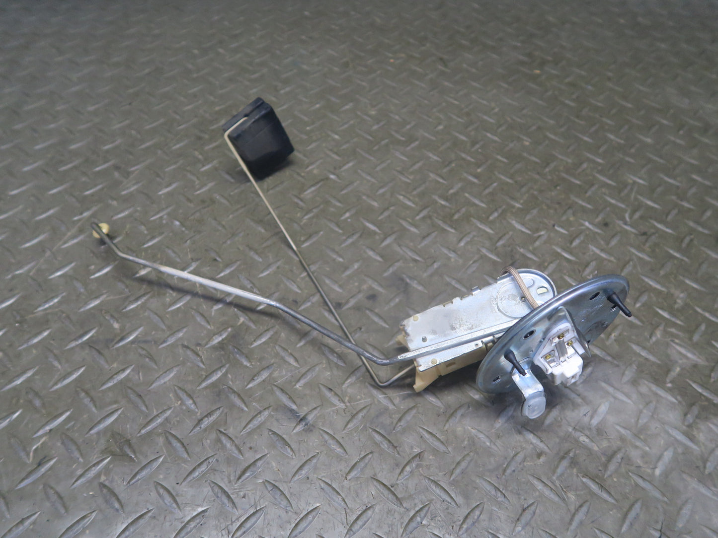 98-99 Lexus UCF20L LS400 1UZFE Set of 2 Fuel Pump Level Sensor Sending Unit OEM