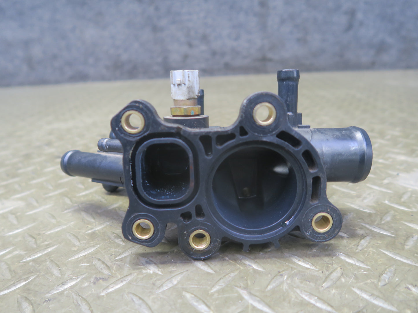 2014-2017 Infiniti QX60 2.5L Hybrid Engine Thermostat Housing 11060-3TA0B