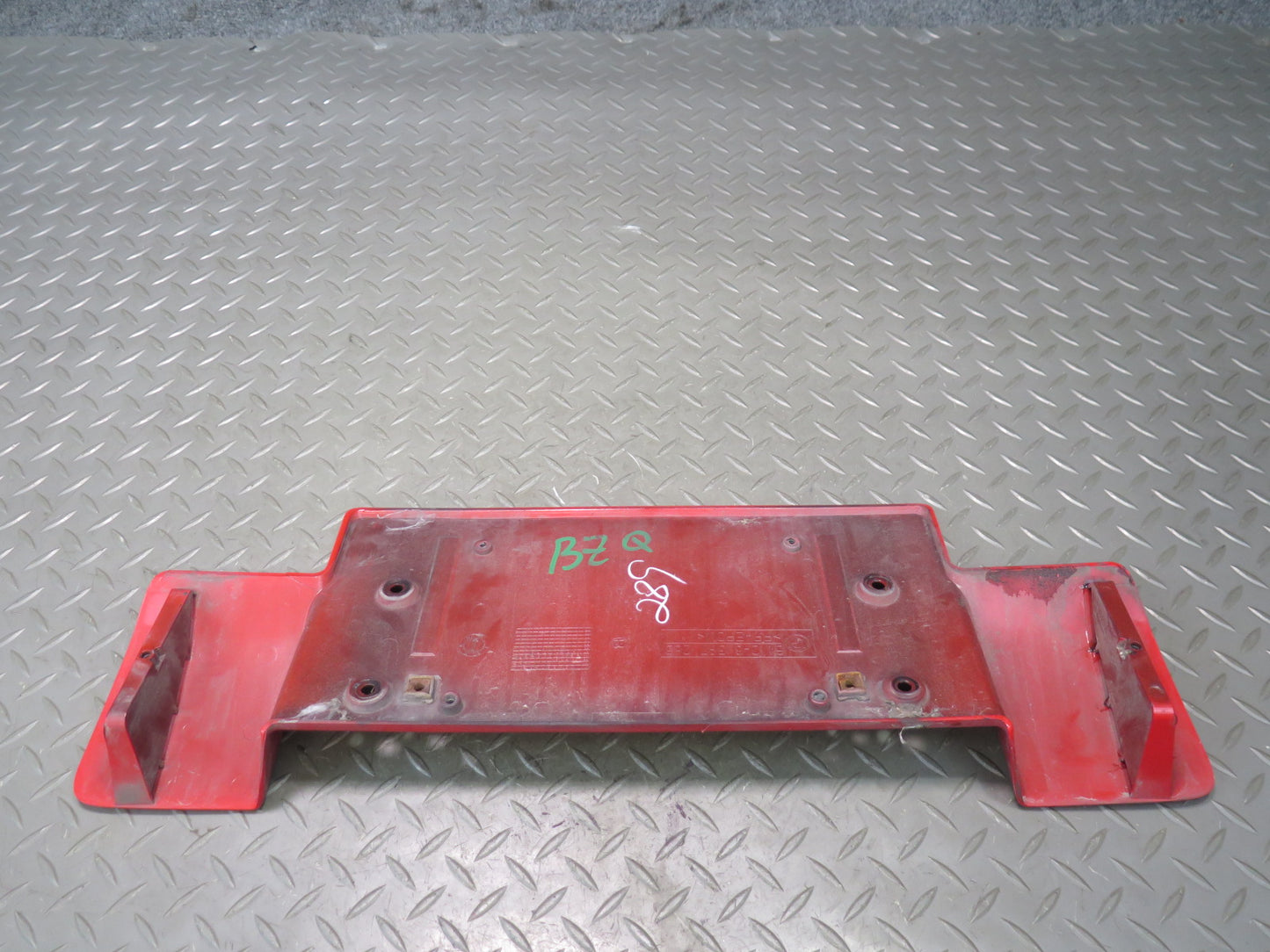 96-99 BMW E36/7 Z3 Rear License Plate Panel Mount Bracket RED 8397263 OEM
