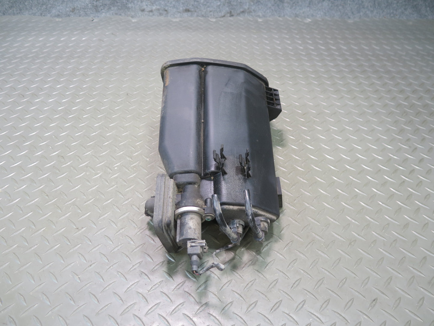 96-98 BMW E36/7 Z3 M44 M52 S52 Fuel Evap Vapor Charcoal Canister 1183568 OEM