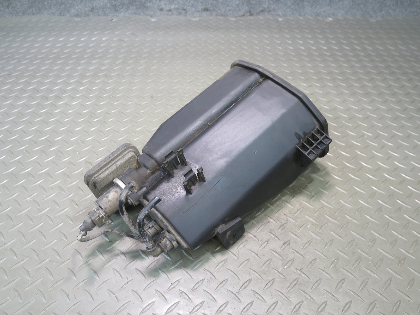 96-98 BMW E36/7 Z3 M44 M52 S52 Fuel Evap Vapor Charcoal Canister 1183568 OEM