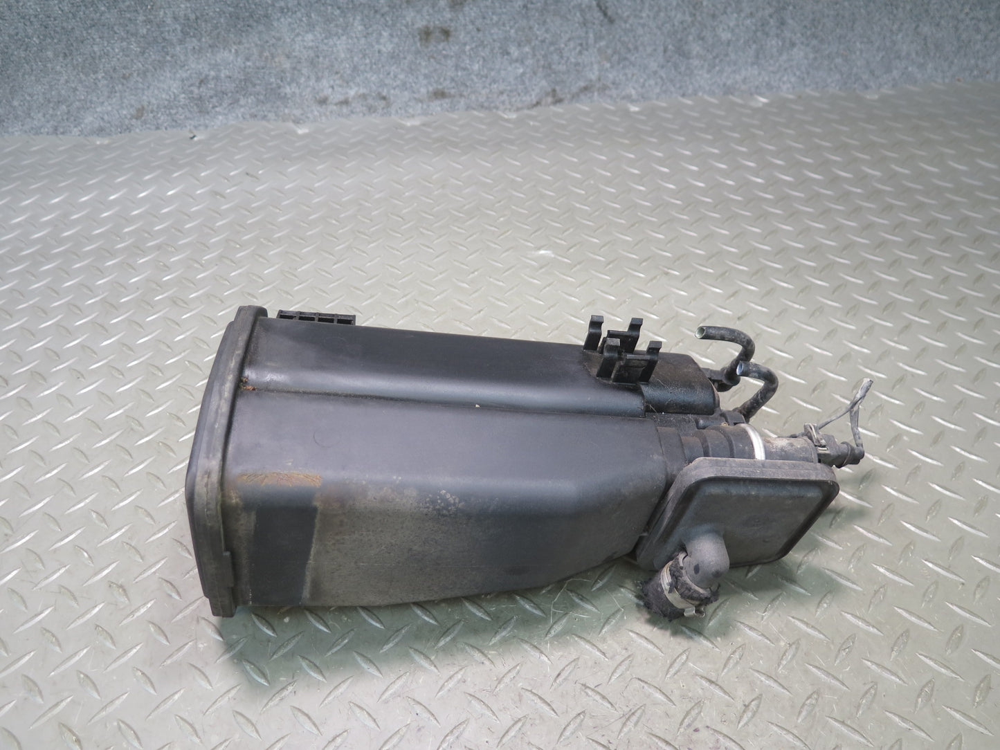 96-98 BMW E36/7 Z3 M44 M52 S52 Fuel Evap Vapor Charcoal Canister 1183568 OEM