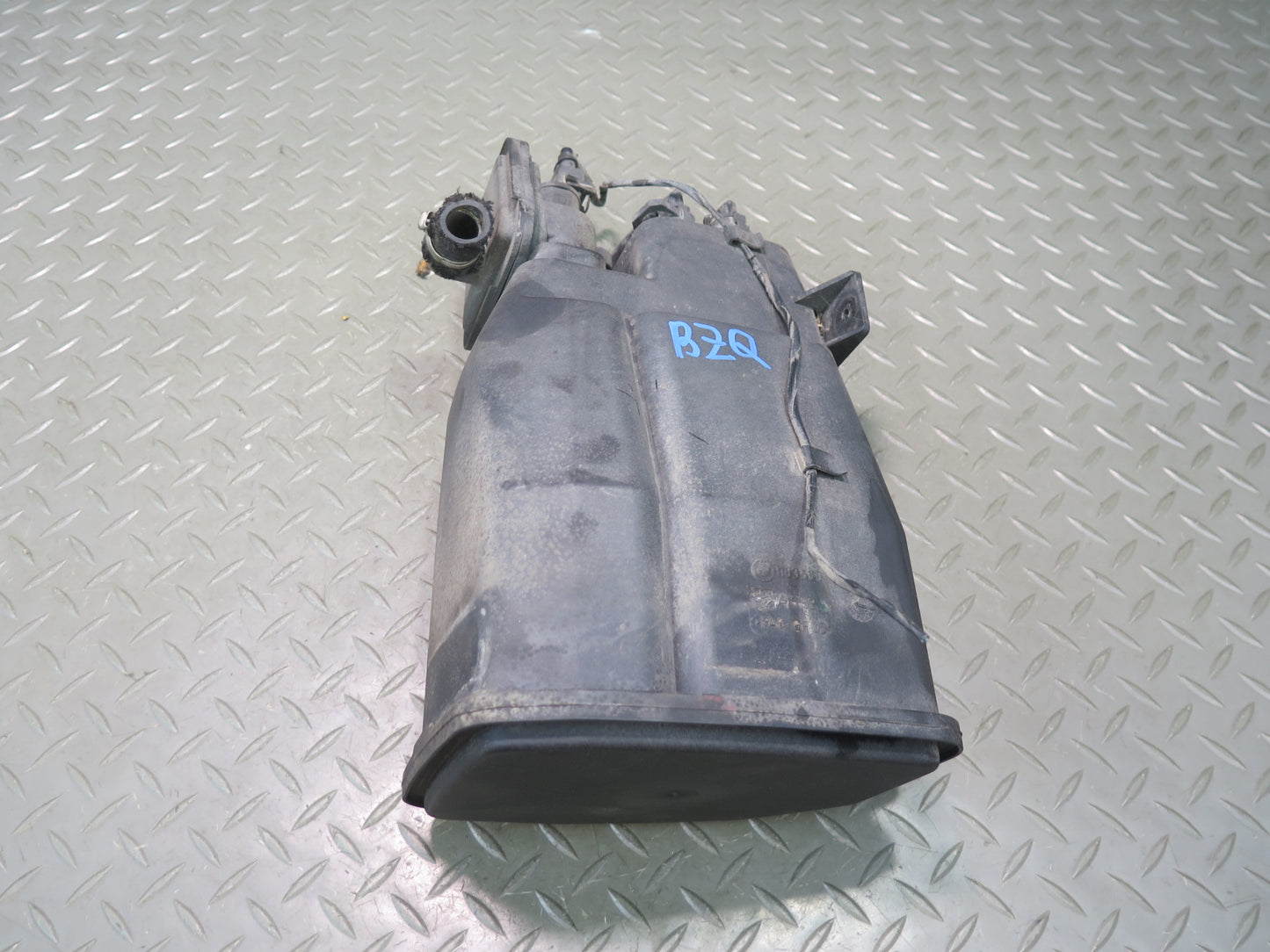 96-98 BMW E36/7 Z3 M44 M52 S52 Fuel Evap Vapor Charcoal Canister 1183568 OEM