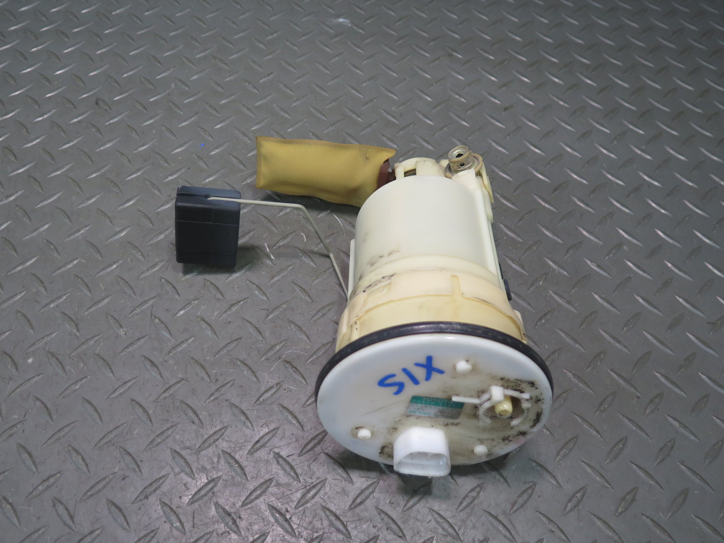 01-05 Lexus JCE10L IS300 Gas Fuel Pump Level Sensor Sending Unit Set OEM