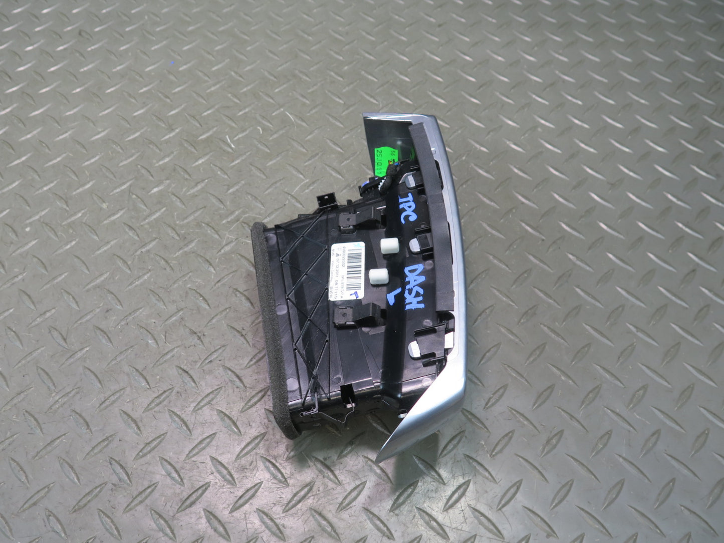 2011-2018 Porsche Cayenne 958 Dash Front Left A/C Air Vent Grille 7P5819727A