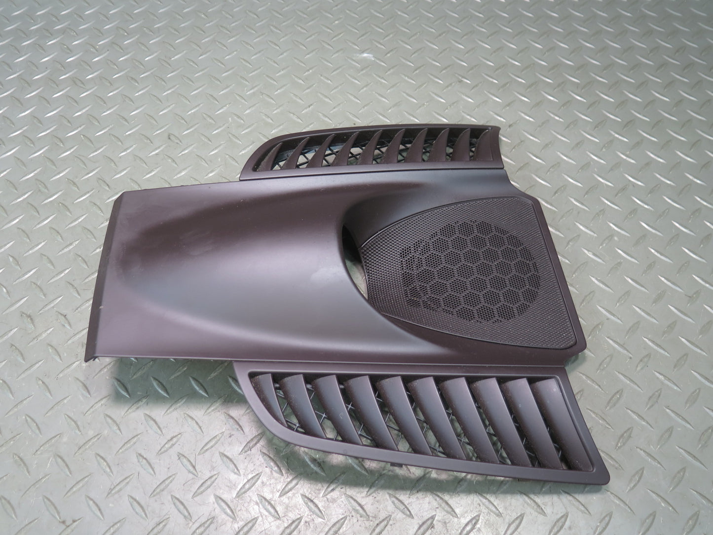 2011-2018 Porsche Cayenne 958 Front Dashboard Center Speaker Grille Trim Cover