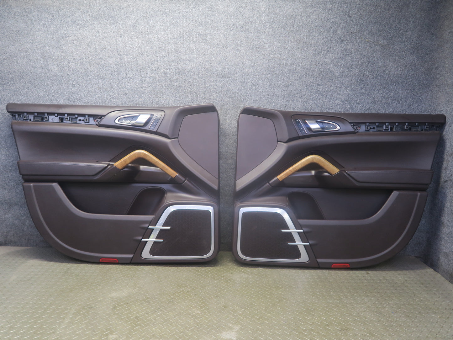 2011-2018 Porsche Cayenne 958 Front Left & Right Door Interior Trim Panel Set