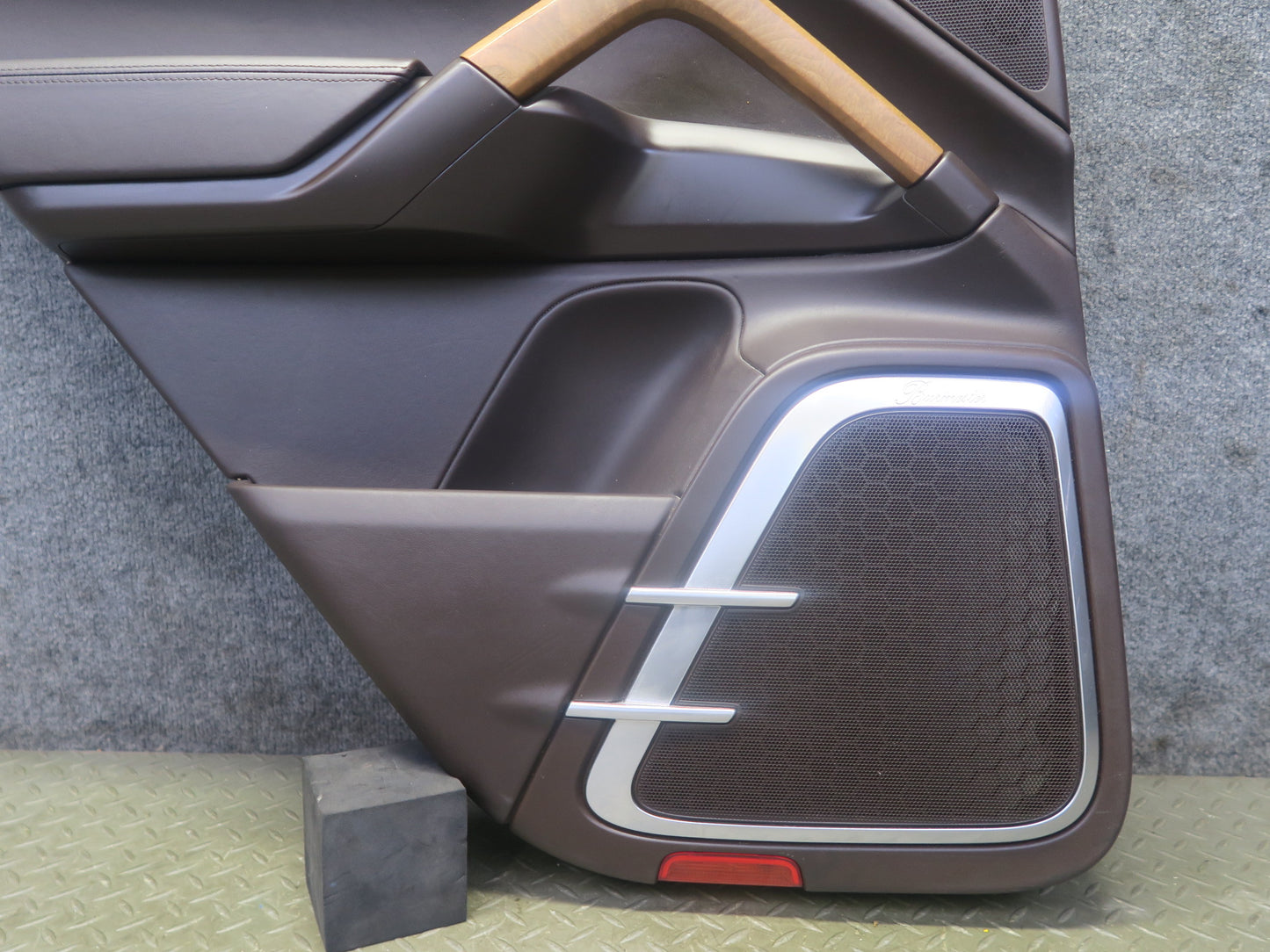 11-18 Porsche Cayenne 958 Rear Left Right Side Interior Door Panel W/ Shade Set