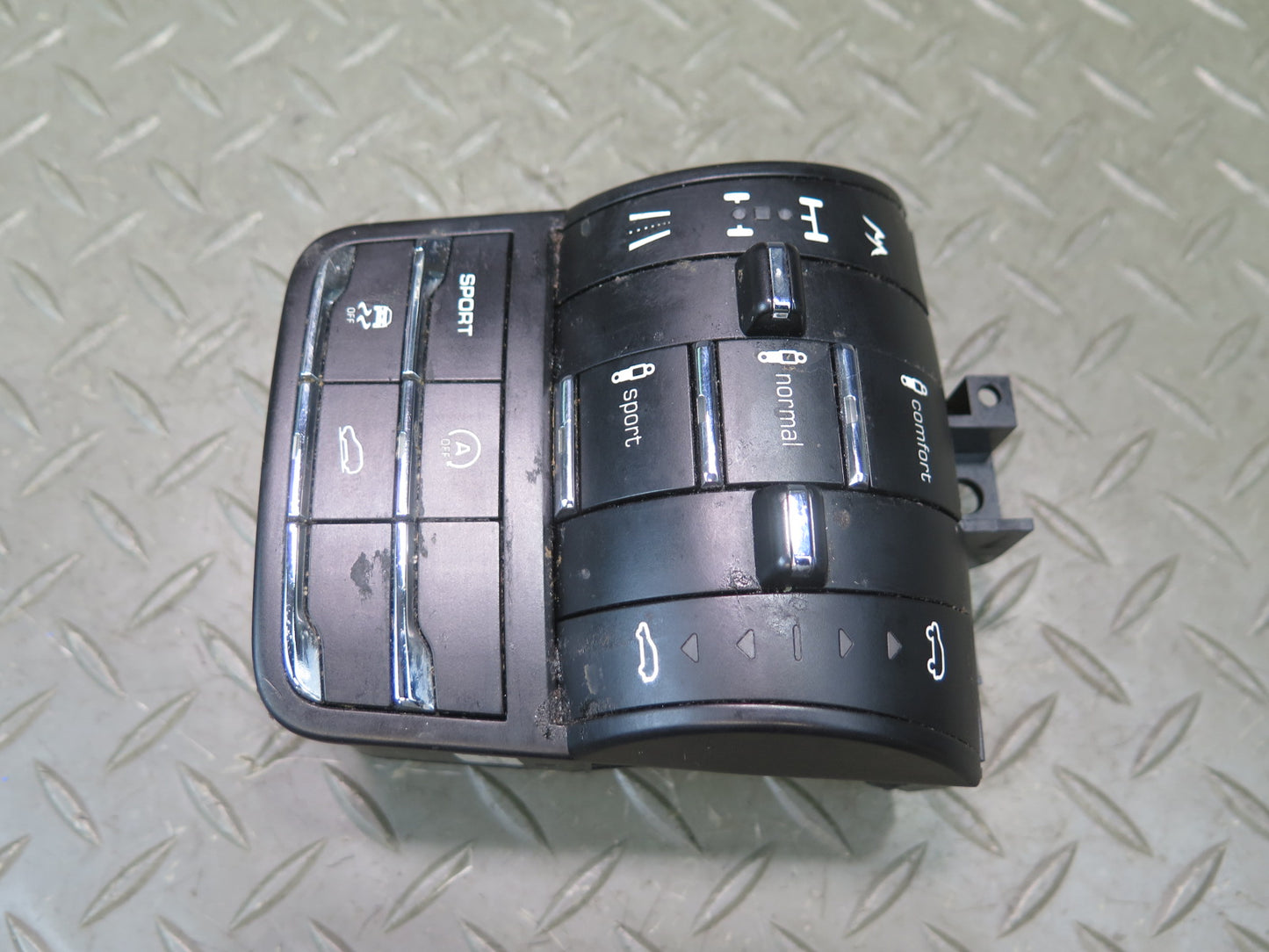 2011-2014 Porsche Cayenne 958 Traction Suspension Control Switch 7P5927127CG