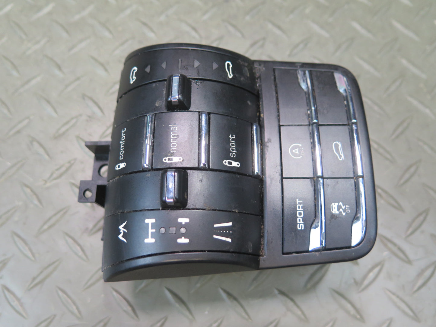 2011-2014 Porsche Cayenne 958 Traction Suspension Control Switch 7P5927127CG