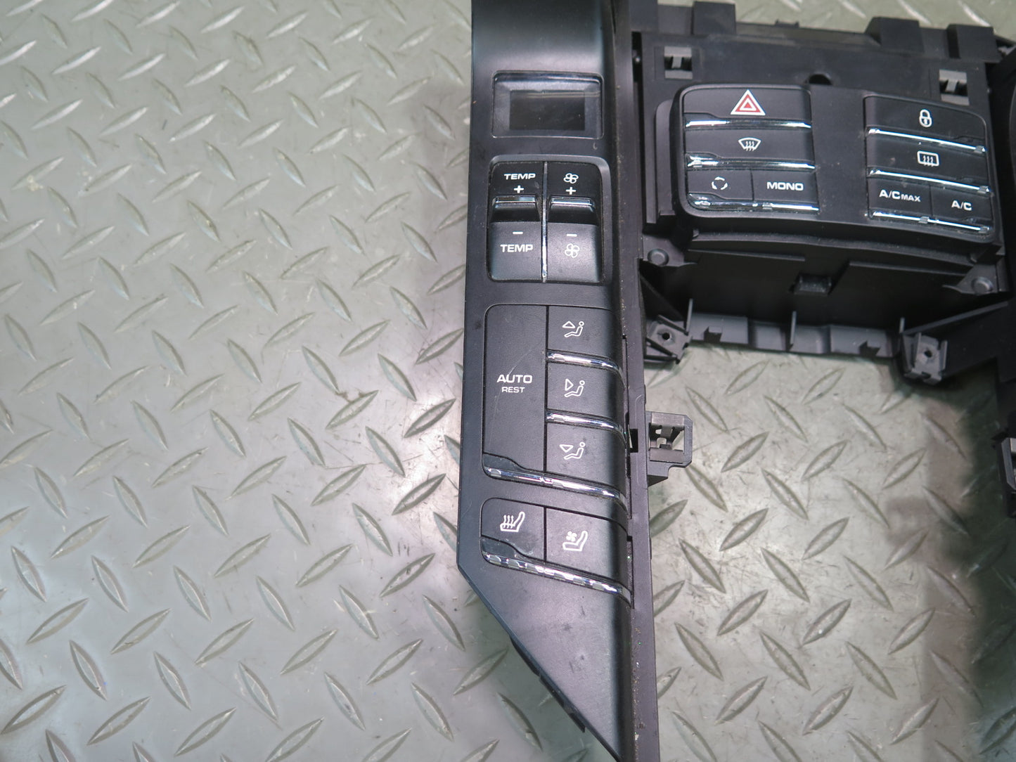 2011-2014 Porsche Cayenne 958 Front A/C Climate Control Temp Switch Unit