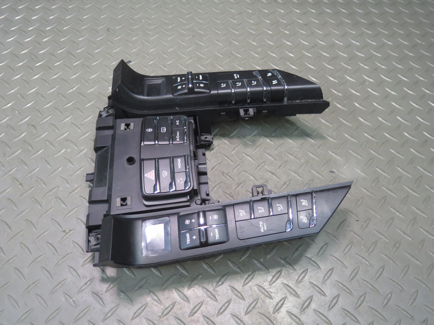 2011-2014 Porsche Cayenne 958 Front A/C Climate Control Temp Switch Unit