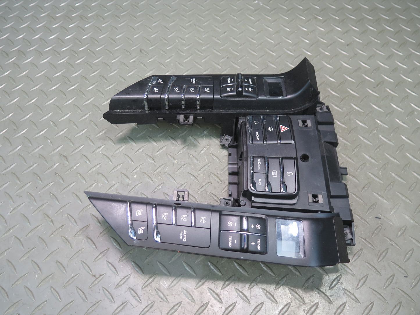 2011-2014 Porsche Cayenne 958 Front A/C Climate Control Temp Switch Unit