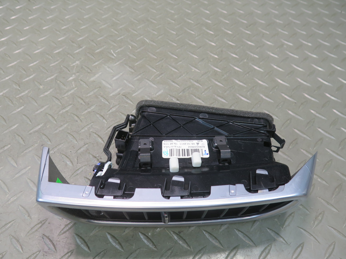 2011-2018 Porsche Cayenne 958 Dash Front Right A/C Air Vent Grille 7P5819728A