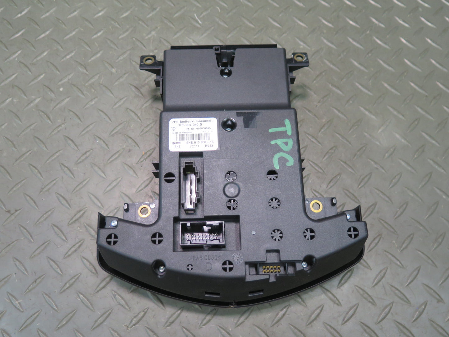 2011-2014 Porsche Cayenne 958 Rear A/C Climate Control Temp Switch Unit