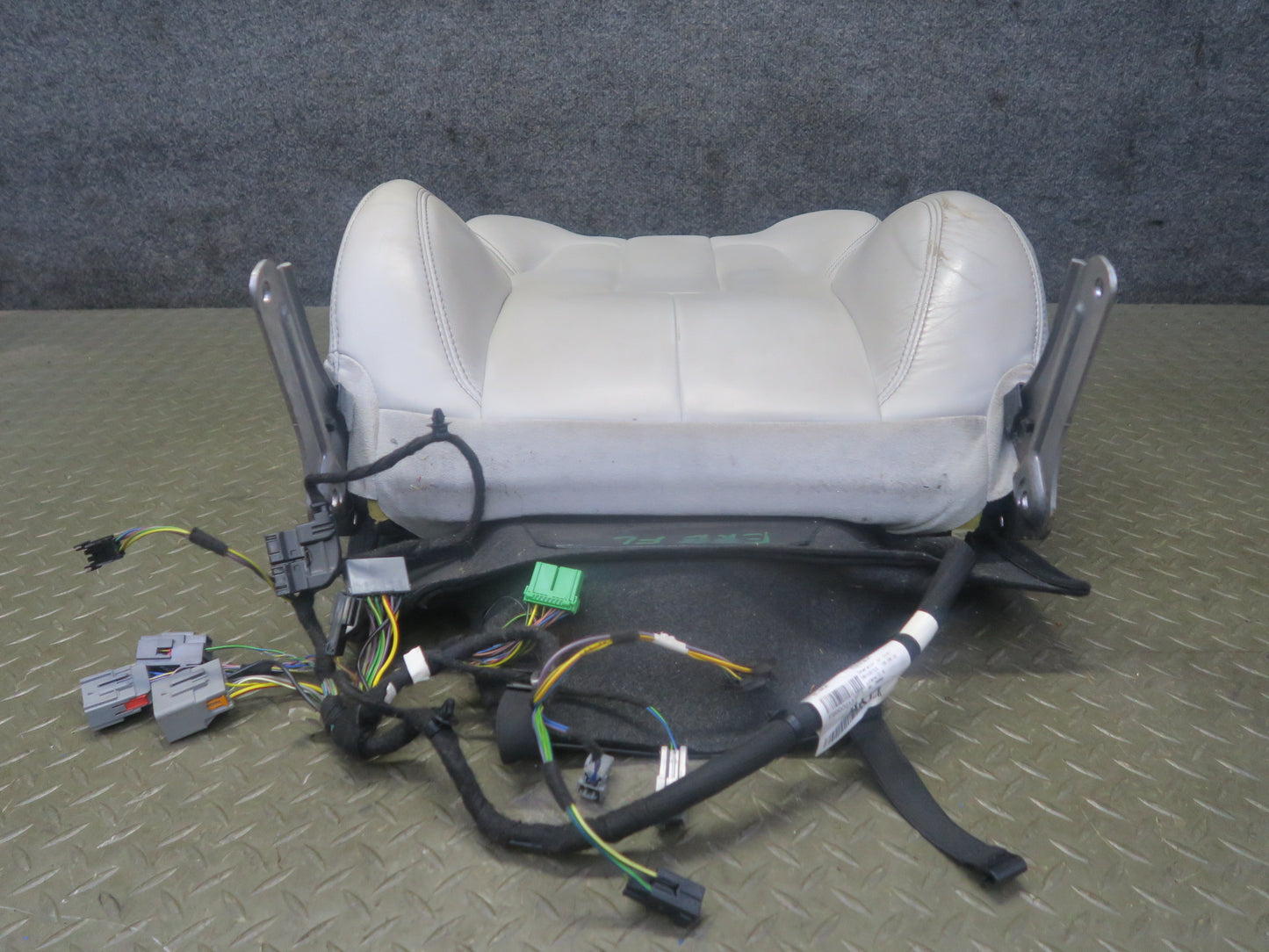 2012-2015 Range Rover Evoque L538 Front Left Seat Upper Backrest Leather Cushion