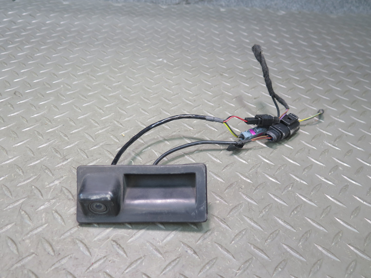 2011-2014 Porsche Cayenne 958 Rear Trunk Tailgate Release Handle w Camera