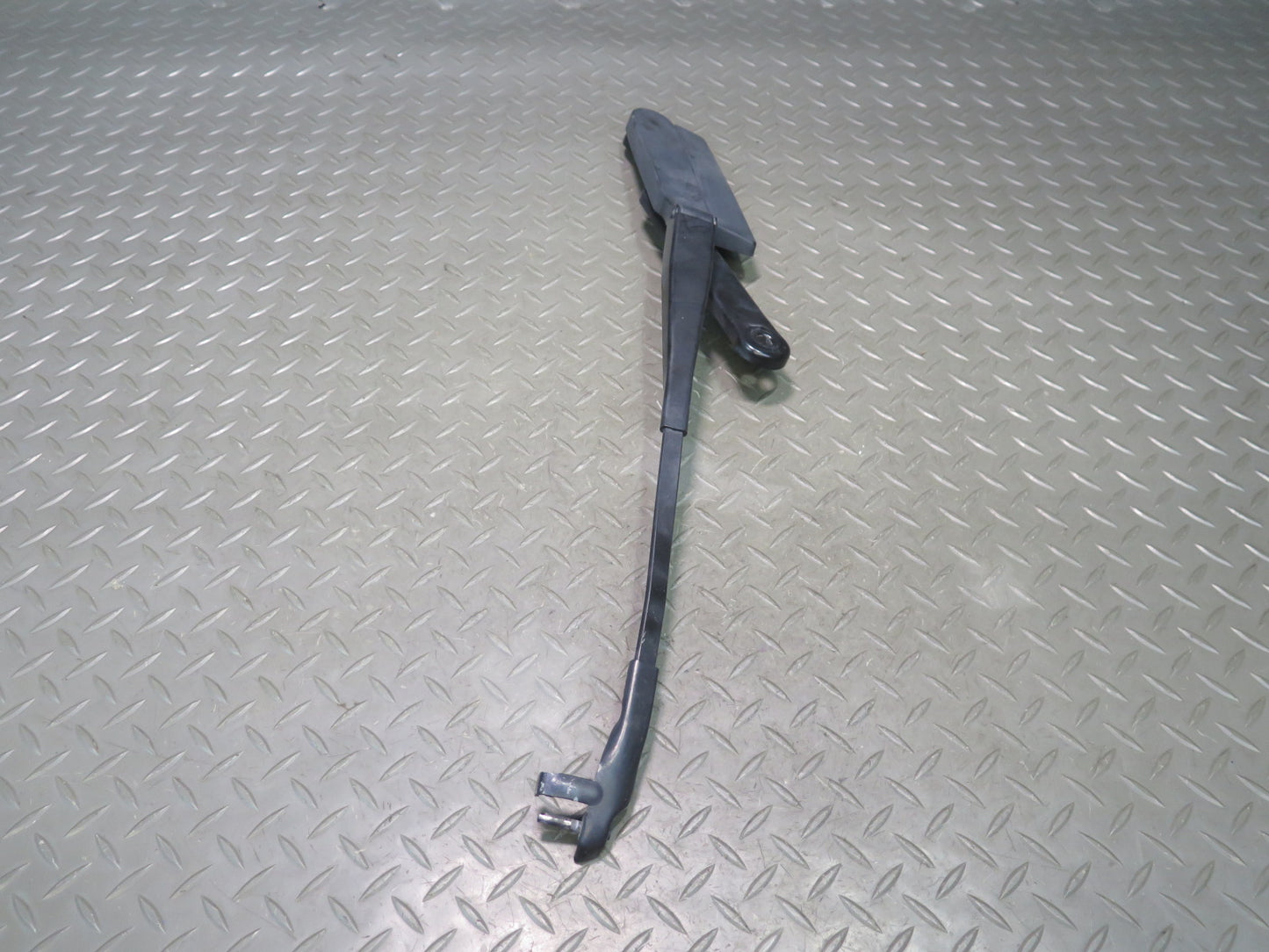 2011-2018 Porsche Cayenne 958 Front Right & Left Side Windshield Wiper Arm Set