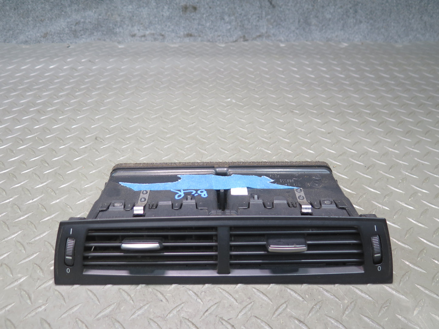 03-05 BMW E86 E85 Z4 Dash Center AC Heater Air Vent Black OEM