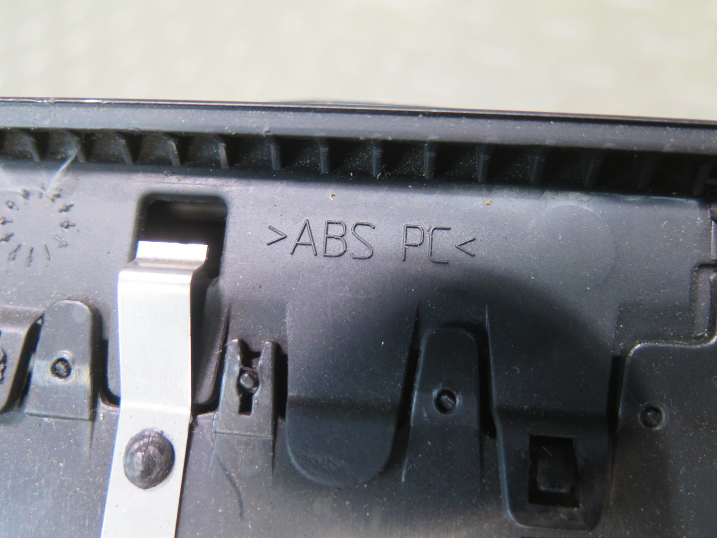 03-05 BMW E86 E85 Z4 Dash Center AC Heater Air Vent Black OEM