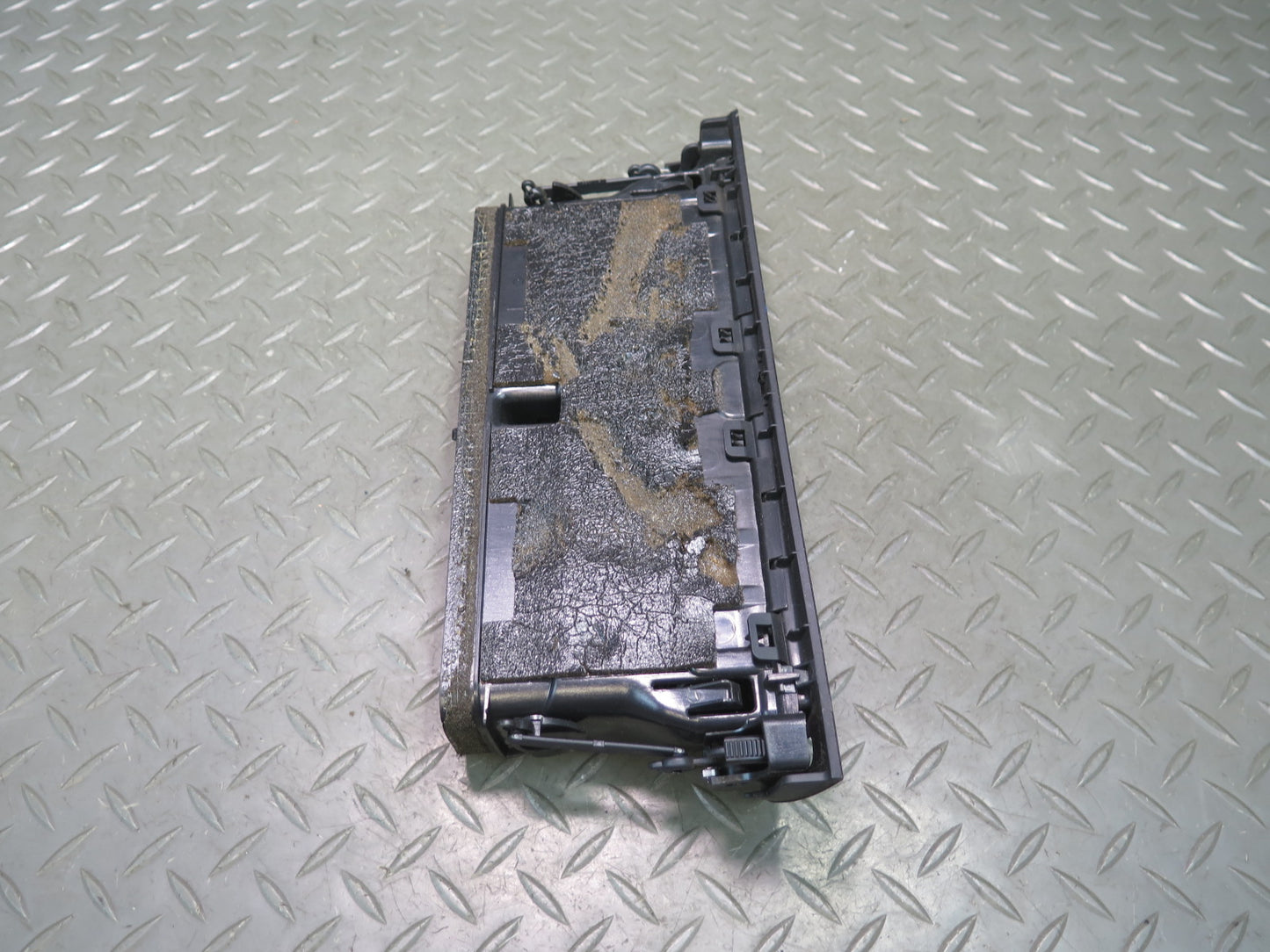 03-05 BMW E86 E85 Z4 Dash Center AC Heater Air Vent Black OEM