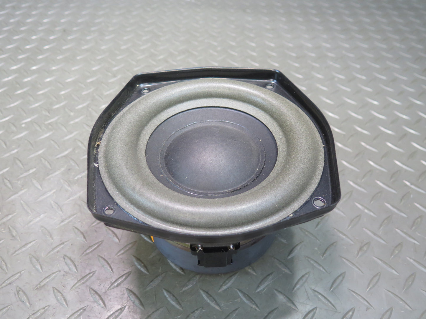 03-08 BMW E85 Z4 Set of 2 Rear TOP Hi-fi Subwoofer Speaker 6915841 OEM