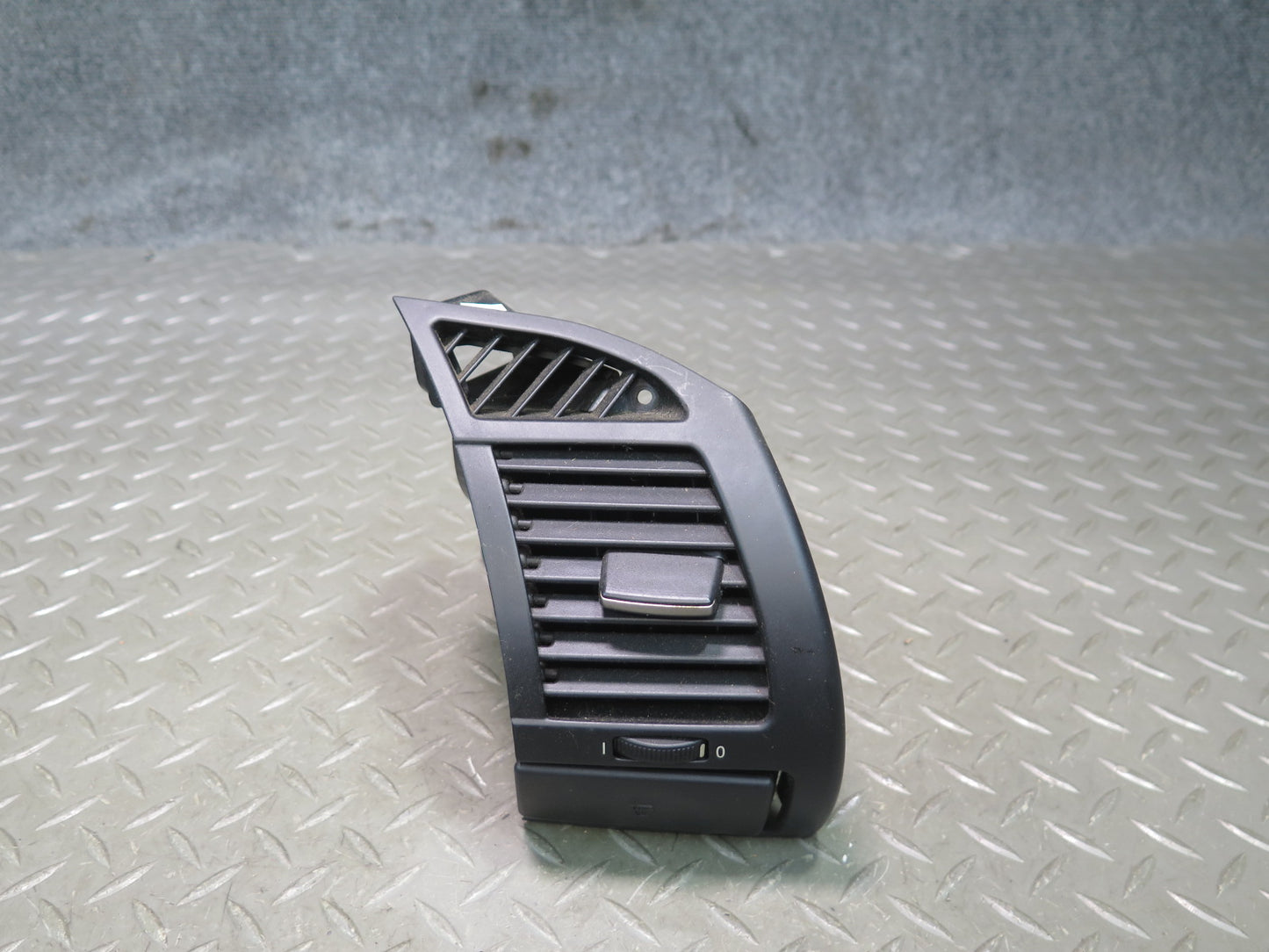 03-08 BMW E86 E85 Z4 Dash Right Air Vent Grille w CUP Holder Black 6945400 OEM