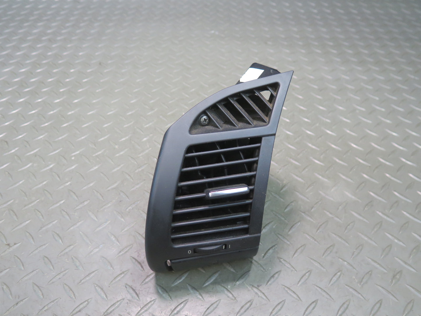 03-08 BMW E86 E85 Z4 Dash Left Air Vent Grille w CUP Holder Black 6945399 OEM