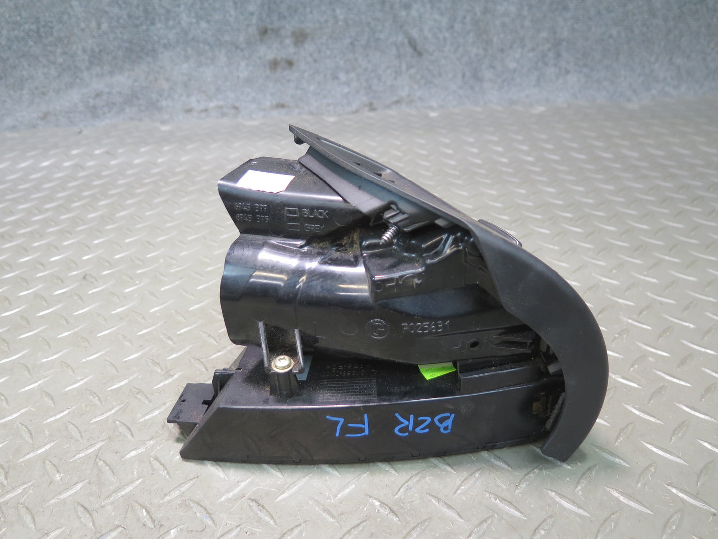 03-08 BMW E86 E85 Z4 Dash Left Air Vent Grille w CUP Holder Black 6945399 OEM