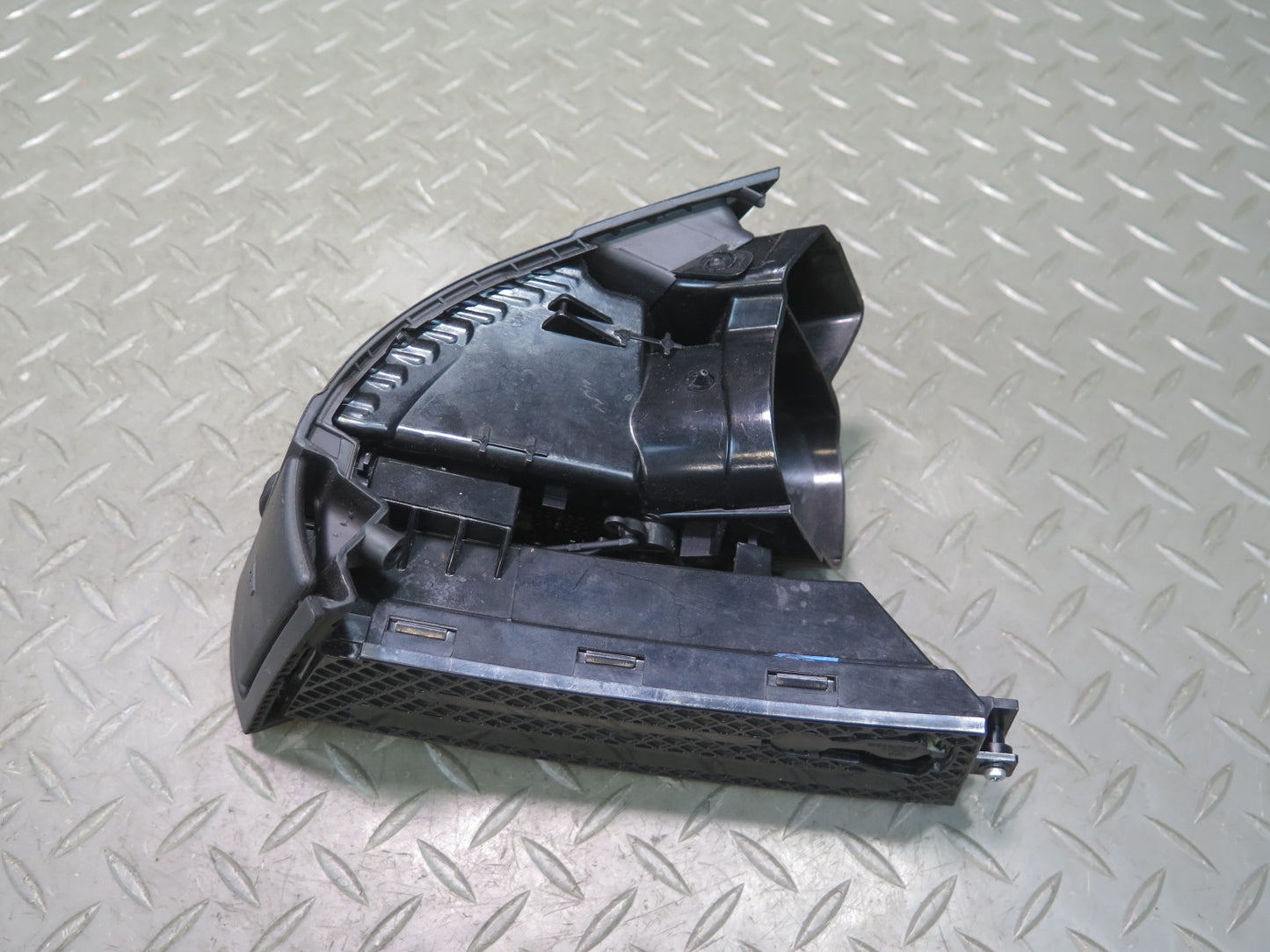 03-08 BMW E86 E85 Z4 Dash Left Air Vent Grille w CUP Holder Black 6945399 OEM