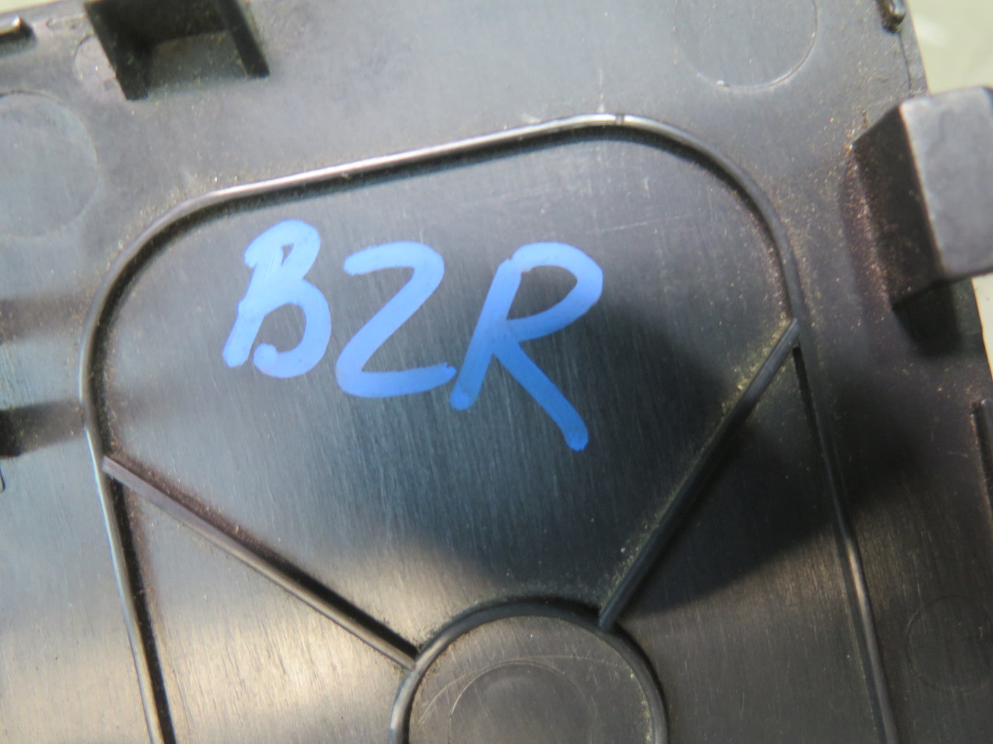 03-08 BMW E85 Z4 Dash Center Lower Trim Cover Panel 7053091 OEM