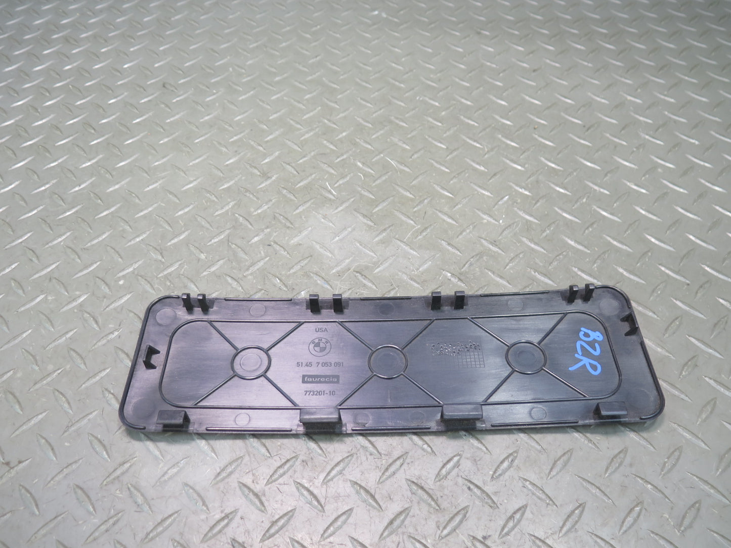 03-08 BMW E85 Z4 Dash Center Lower Trim Cover Panel 7053091 OEM