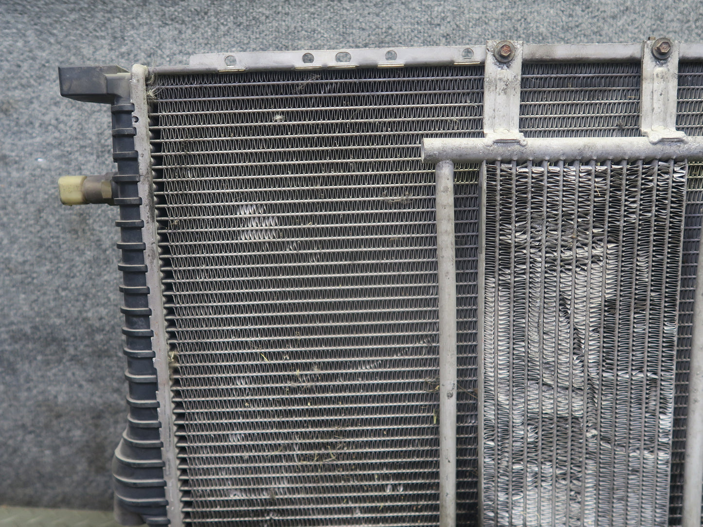 96-99 BMW E36 318iC M44 A/T Engine Radiator Condenser Oil Cooler Fan Shroud Assy