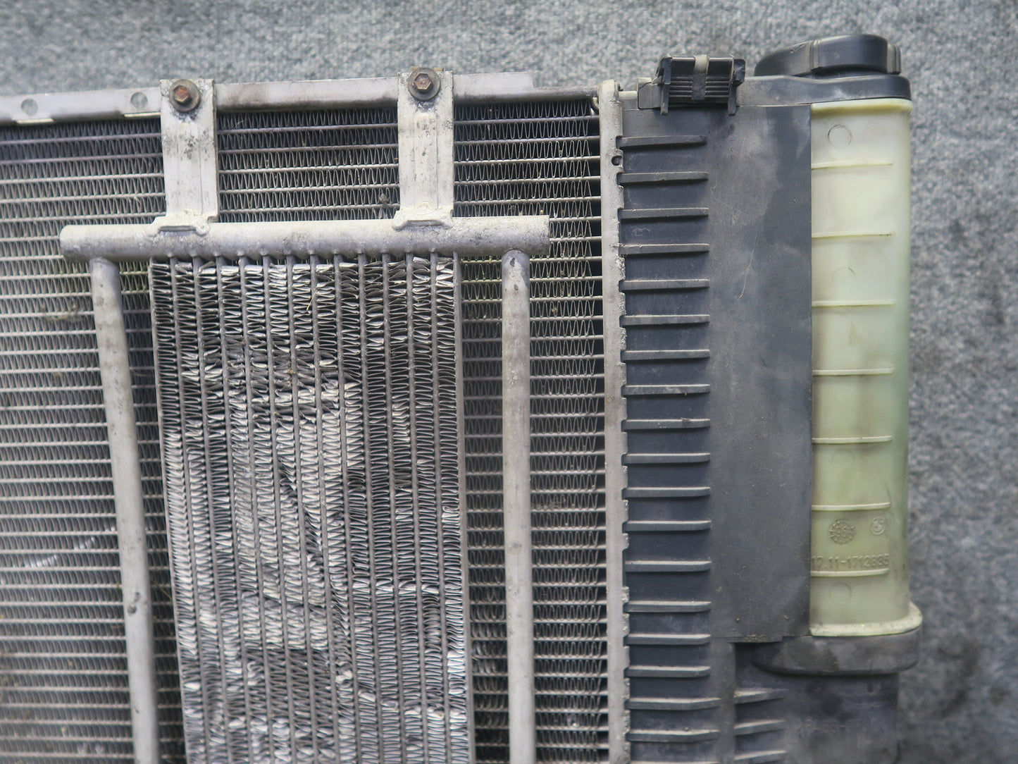 96-99 BMW E36 318iC M44 A/T Engine Radiator Condenser Oil Cooler Fan Shroud Assy