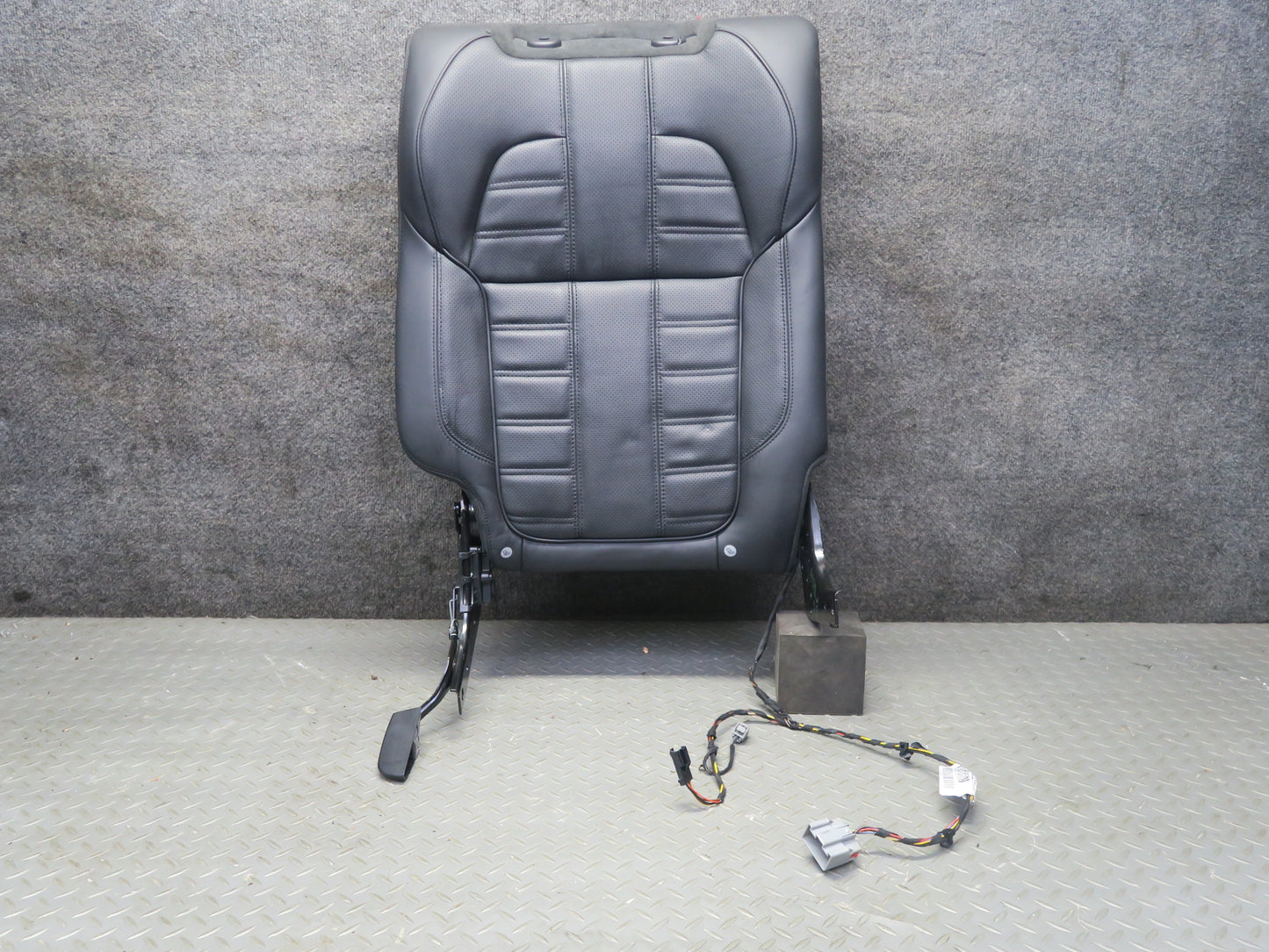 2014-2017 Range Rover Sport L494 Rear Right Seat Upper Backrest Leather Cushion