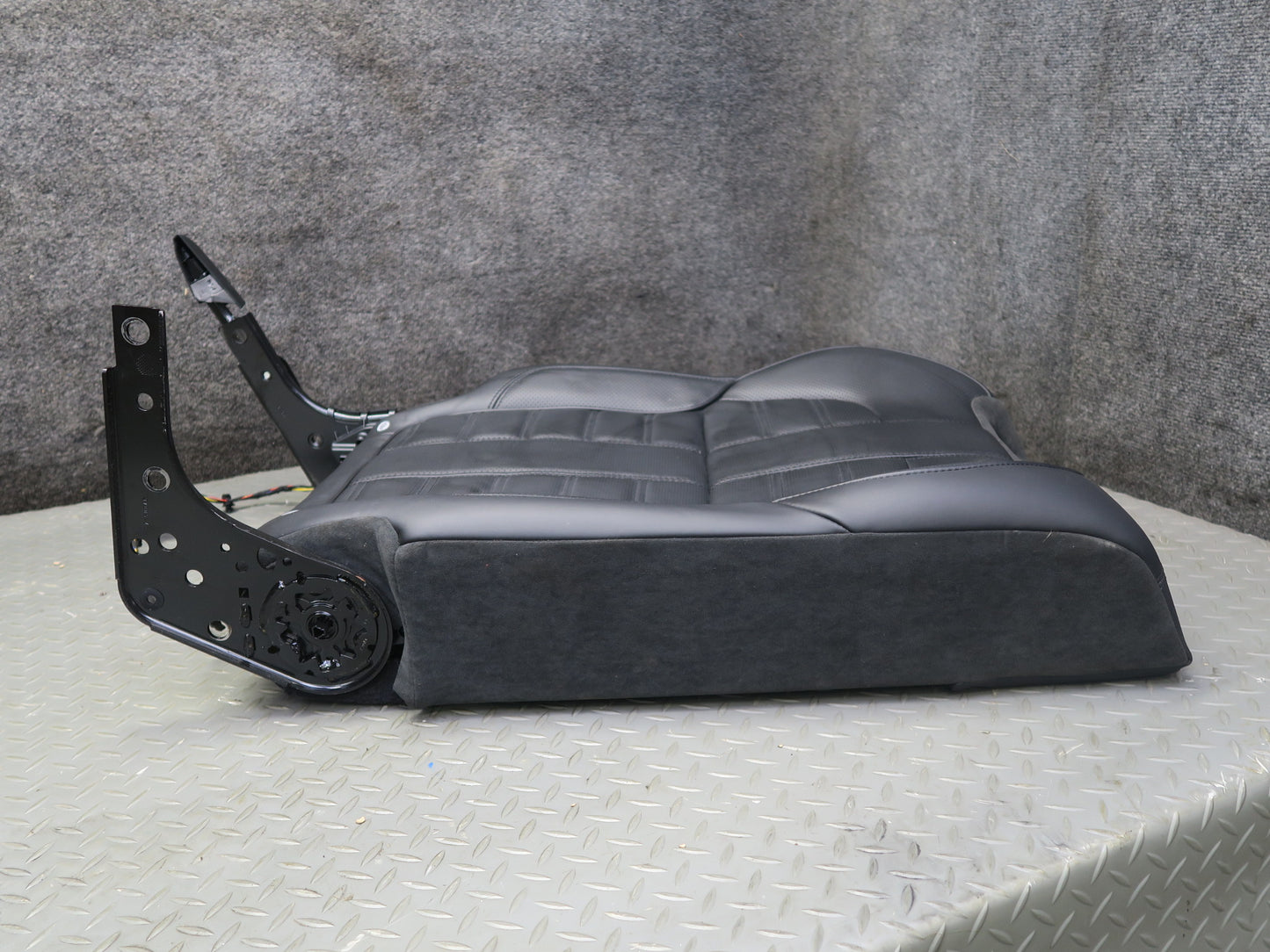 2014-2017 Range Rover Sport L494 Rear Right Seat Upper Backrest Leather Cushion