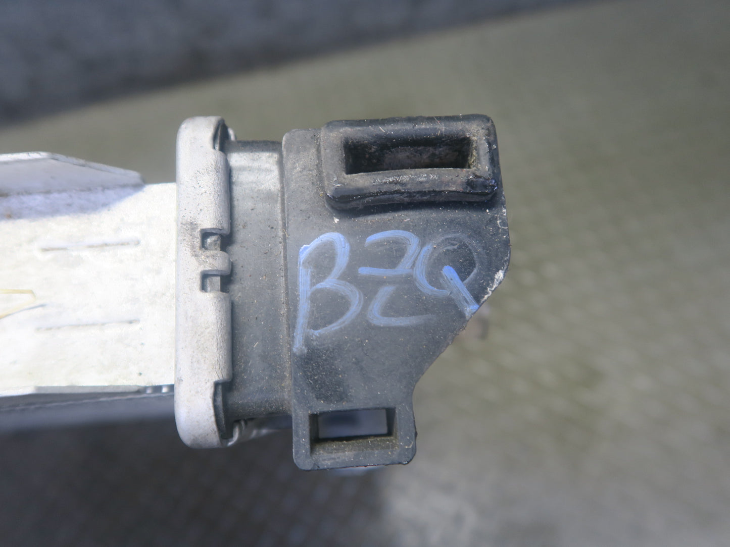 97-98 BMW E36 Z3 2.8L Engine Cooling Radiator w A/T Transmission Oil Cooler OEM