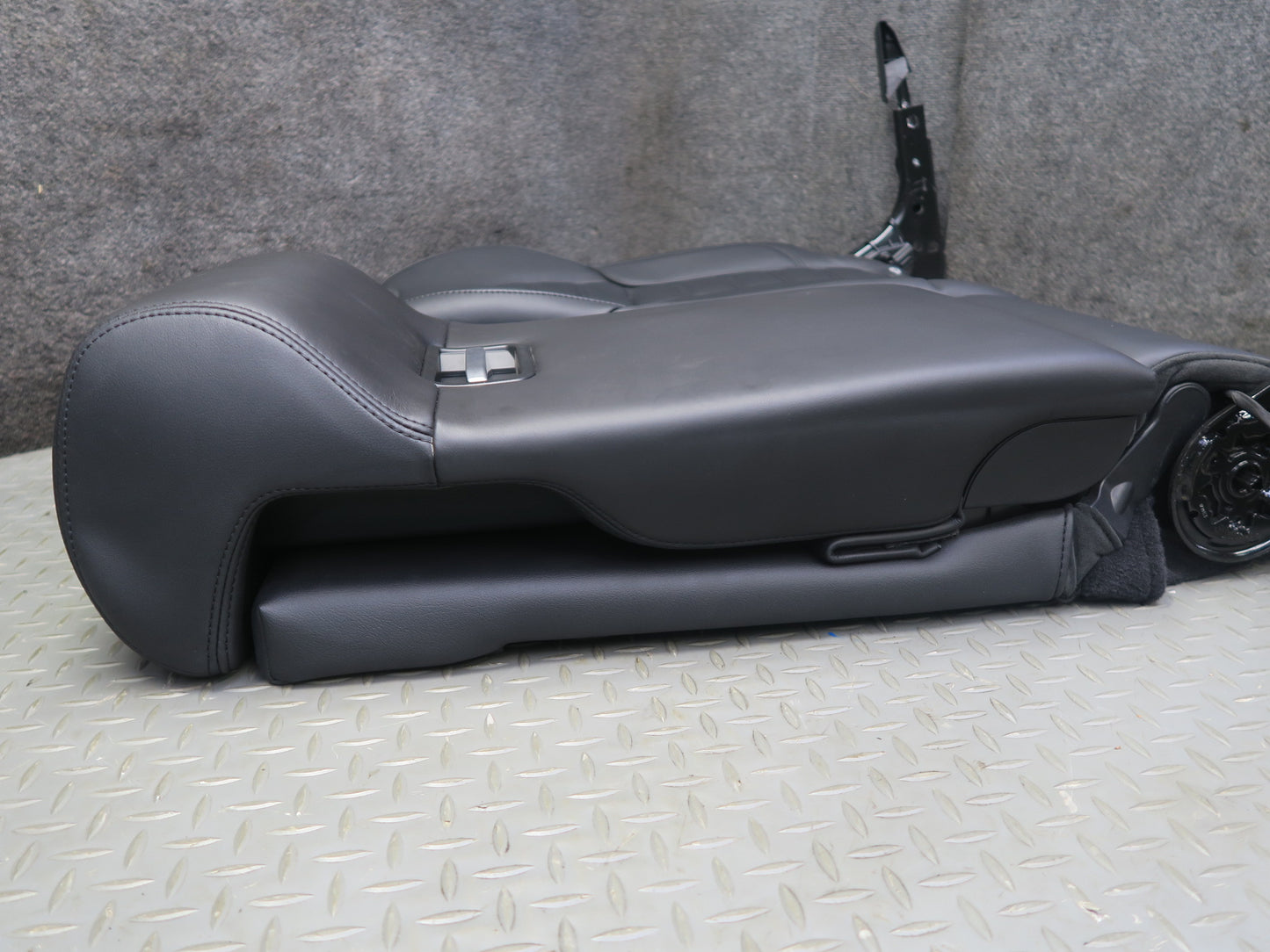 2014-2017 Range Rover Sport L494 Rear Left Seat Upper Backrest Leather Cushion