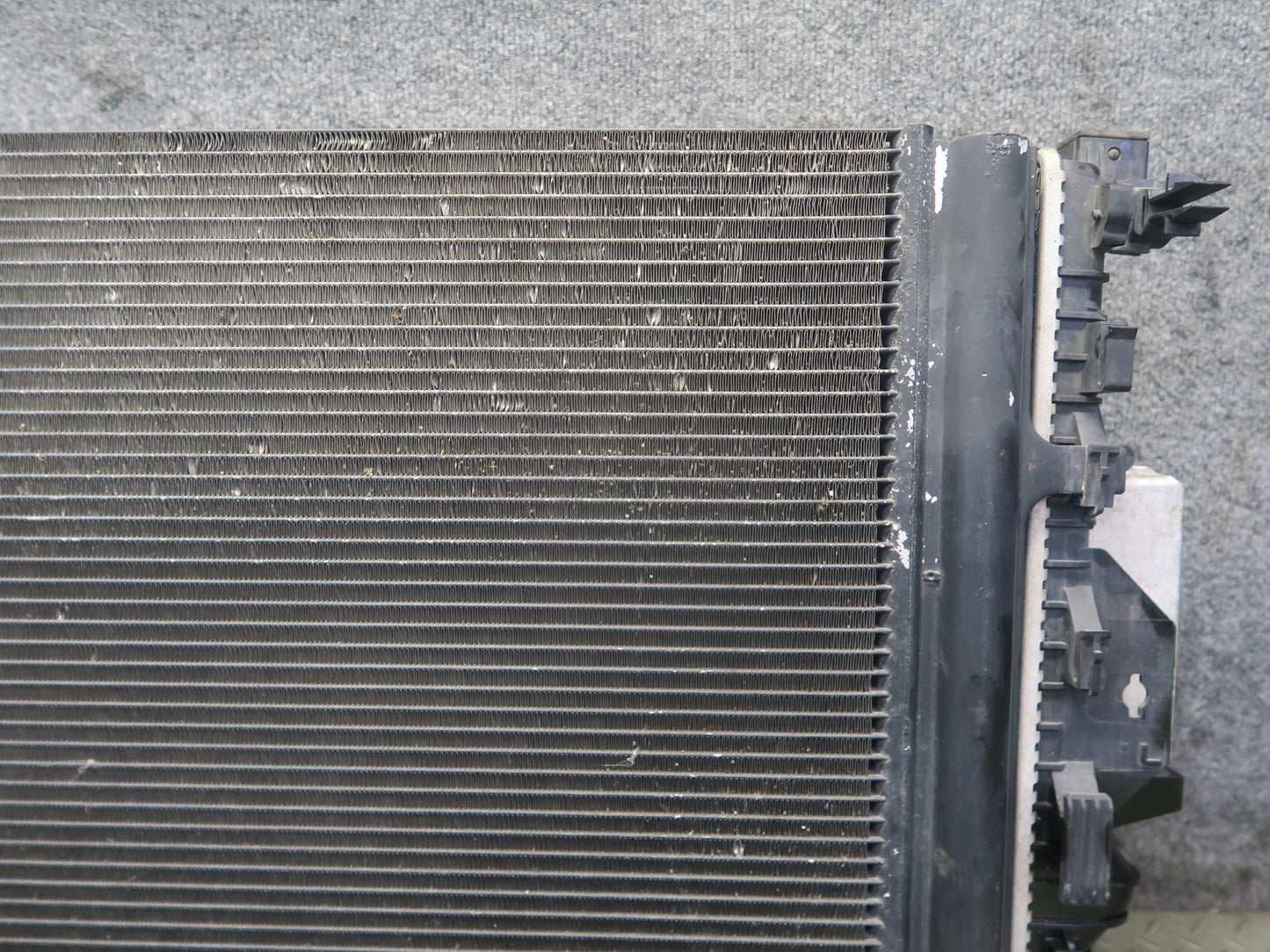 12-17 Range Rover Evoque L538 2.0L Tivct Radiator A/C Condenser Fan Shroud