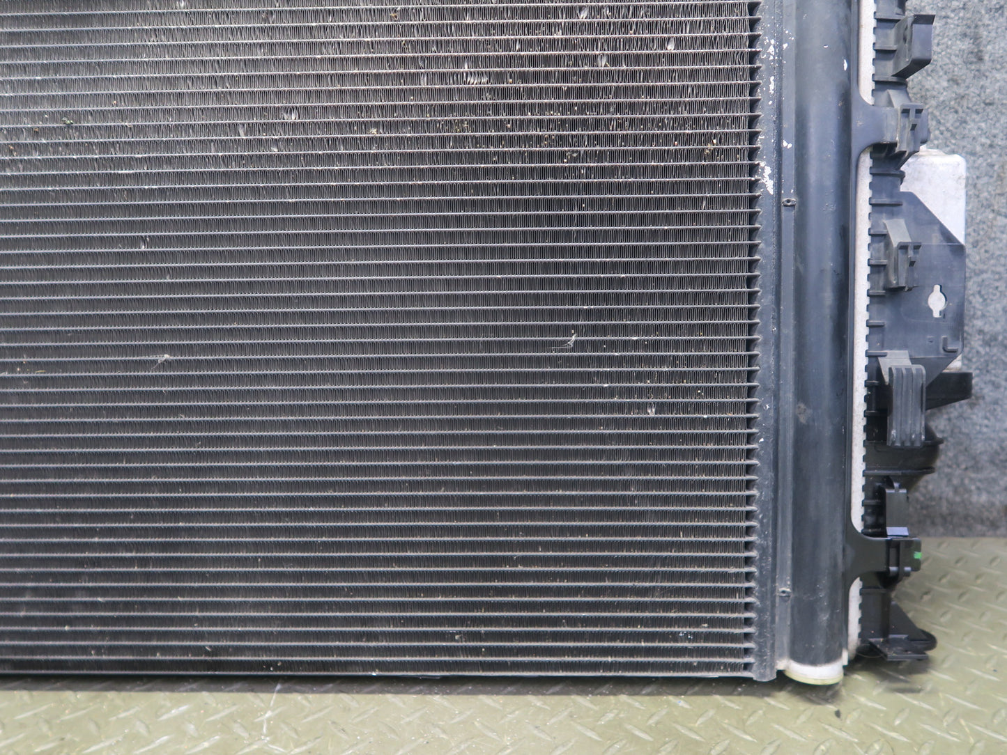 12-17 Range Rover Evoque L538 2.0L Tivct Radiator A/C Condenser Fan Shroud