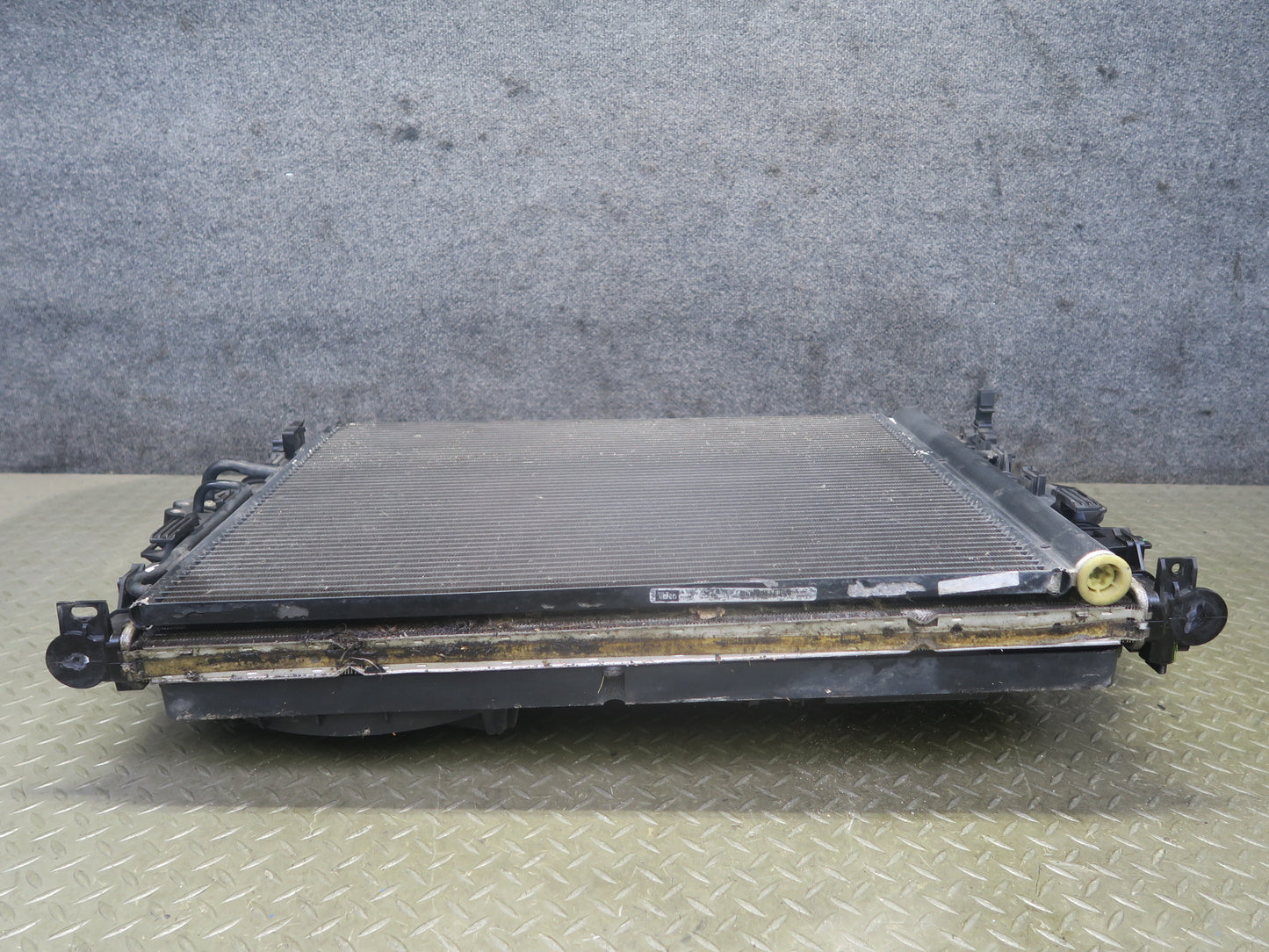 12-17 Range Rover Evoque L538 2.0L Tivct Radiator A/C Condenser Fan Shroud