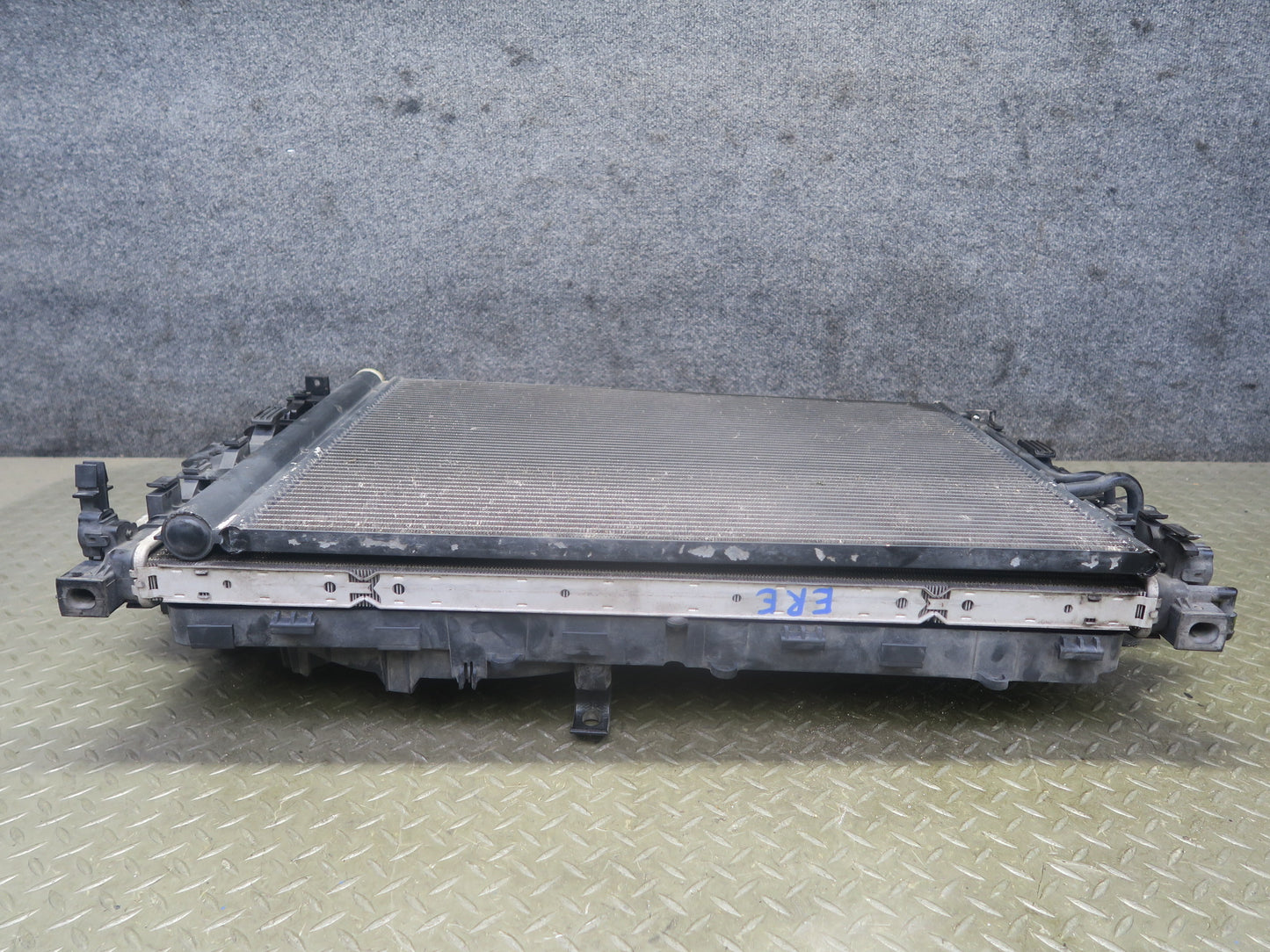 12-17 Range Rover Evoque L538 2.0L Tivct Radiator A/C Condenser Fan Shroud