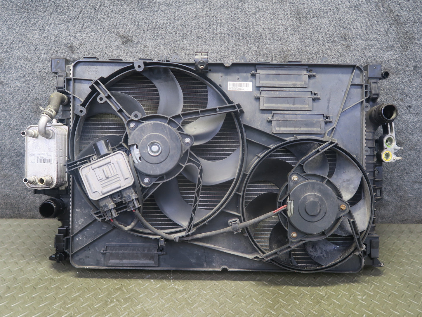 12-17 Range Rover Evoque L538 2.0L Tivct Radiator A/C Condenser Fan Shroud