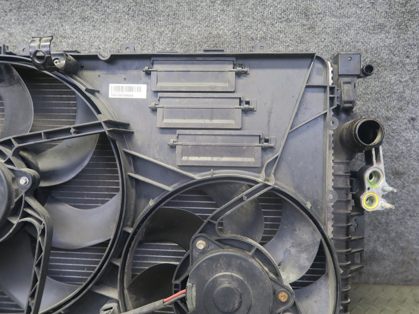 12-17 Range Rover Evoque L538 2.0L Tivct Radiator A/C Condenser Fan Shroud