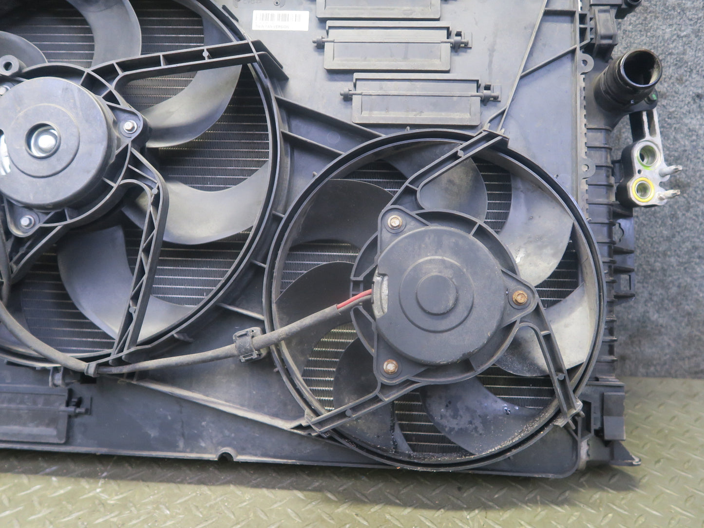 12-17 Range Rover Evoque L538 2.0L Tivct Radiator A/C Condenser Fan Shroud